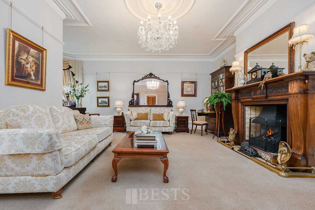 11 Weston Road
